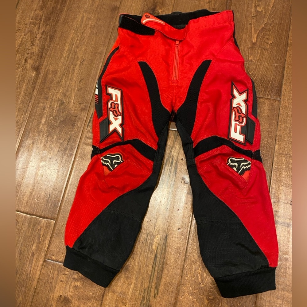 Very good condition. Fox Racing boys motocross pants.